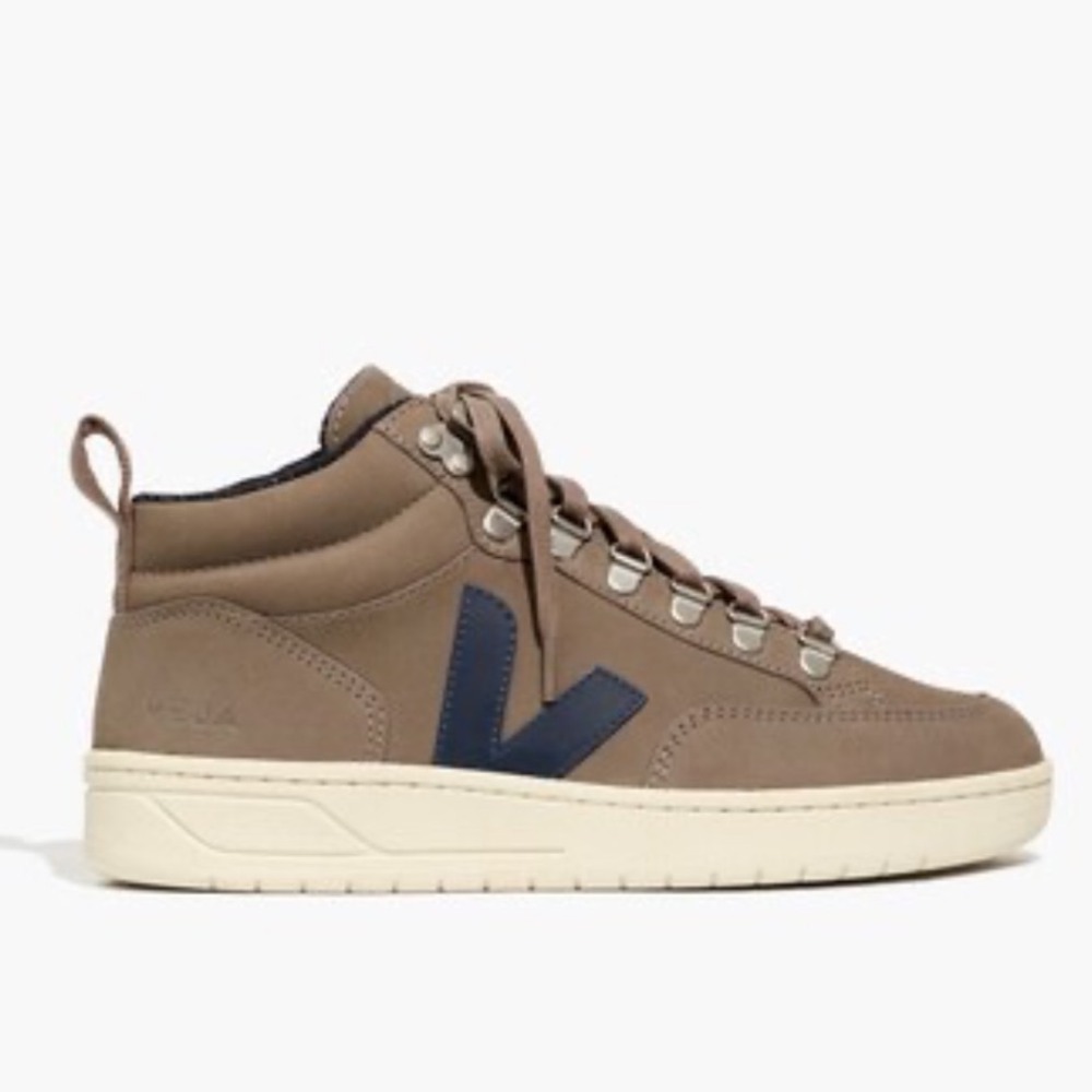Veja Women's Roraima High Top Sneakers Taupe Suede Leather- Size‎ 6